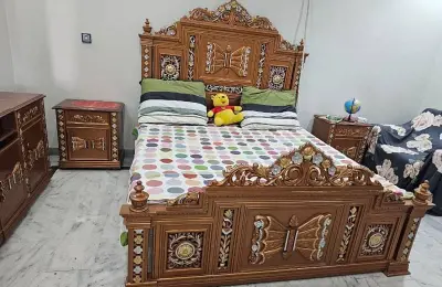 Mobeen Girls Hostel Room